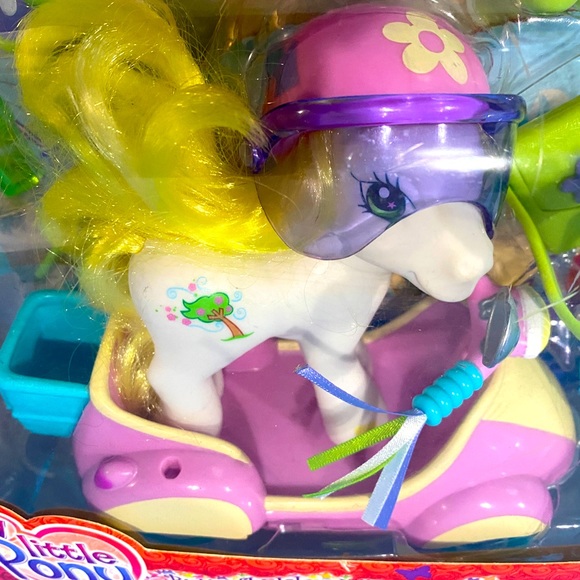 MY LITTLE PONY G3 NWT VTG 2004 BUTTERFLY ISLAND SCOOTIN ALONG WITH BREEZIE NEW - Picture 6 of 16